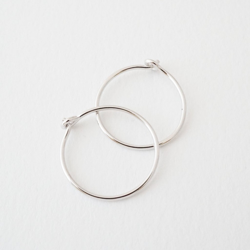 **LAST PAIR** Honeycat everyday hoop earrings in silver